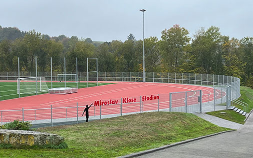 Schriftzug Miroslav-Klose-Stadion